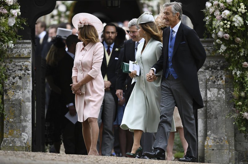 Σκάνδαλο με τον πεθερό της Πίπα Μίντλεντον -Κατηγορείται για βιασμό ανηλίκου [εικόνες] | iefimerida.gr 0