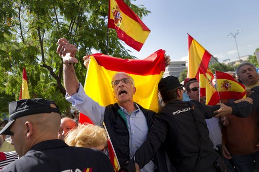 Χιλιάδες Καταλανοί συγκεντρώθηκαν στη Βαρκελώνη -Θέλουν δημοψήφισμα για ανεξαρτησία [εικόνες] | iefimerida.gr 2