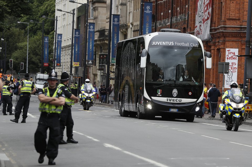 «Φρούριο» το Κάρντιφ ενόψει τελικού -6.000 αστυνομικοί και κλειστή η οροφή [εικόνες] | iefimerida.gr 4