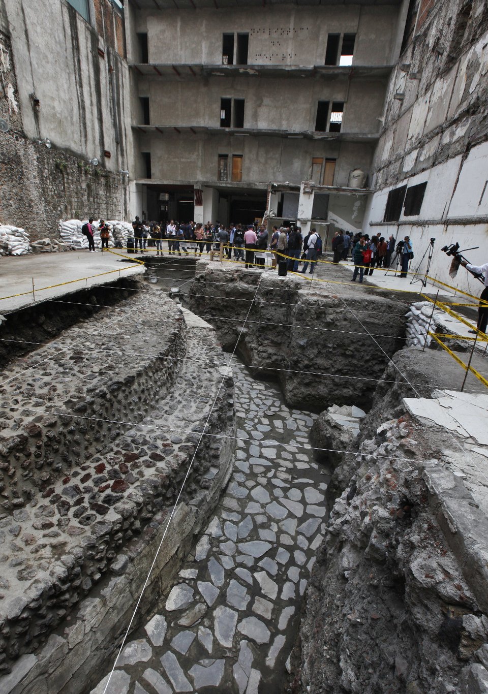 Μεξικό: Ανακάλυψαν ναό και αρχαίο γήπεδο Αζτέκων δίπλα σε ξενοδοχείο [εικόνες]  | iefimerida.gr 0