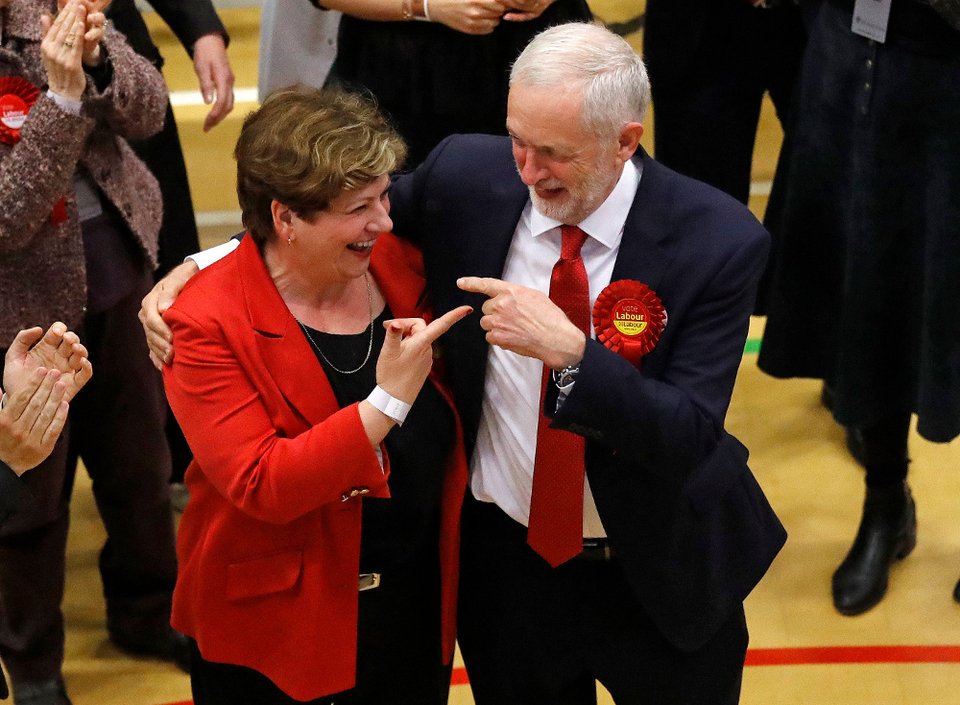 Ενθουσιασμένος ο Κόρμπιν για τα αποτελέσματα: «Να παραιτηθεί η Μέι» [εικόνες] | iefimerida.gr 2