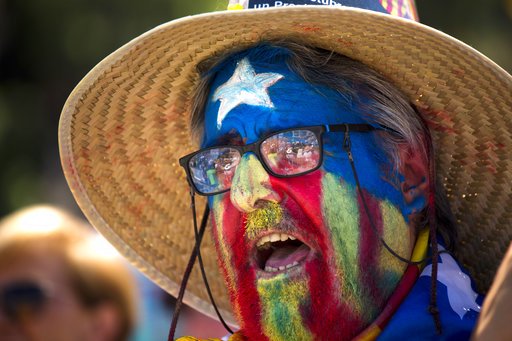 Χιλιάδες Καταλανοί συγκεντρώθηκαν στη Βαρκελώνη -Θέλουν δημοψήφισμα για ανεξαρτησία [εικόνες] | iefimerida.gr 1