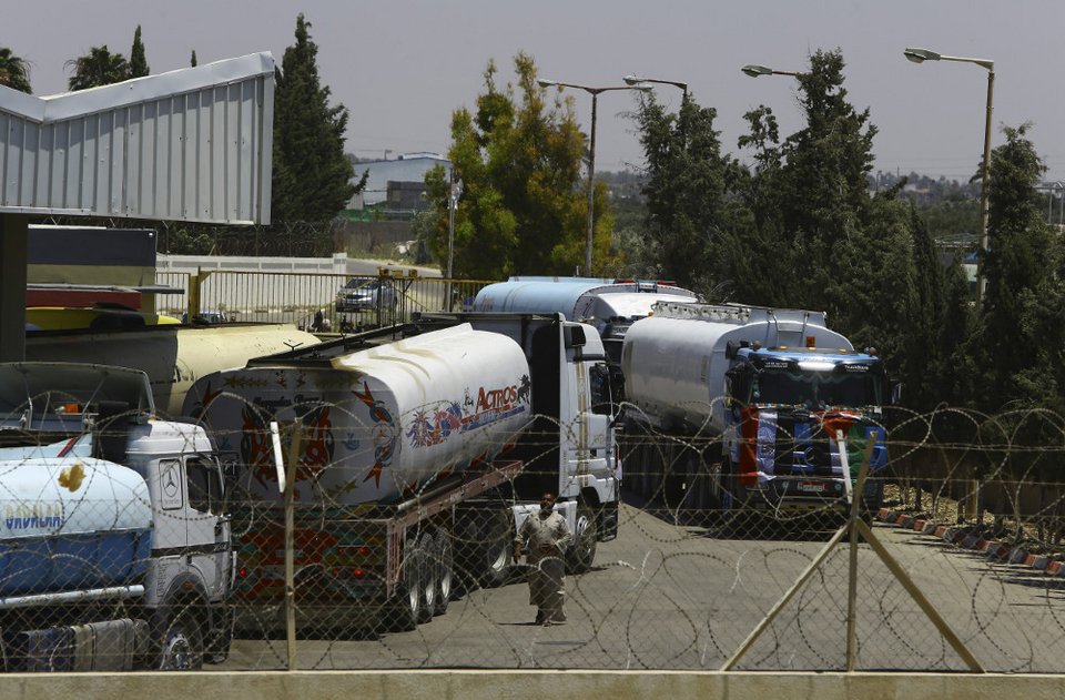 Ο Αμπάς αρνείται να μεταφέρει ηλεκτρικό από το Ισραήλ στη Γάζα -Ρεύμα μόνο για 4 ώρες κάθε μέρα | iefimerida.gr 0