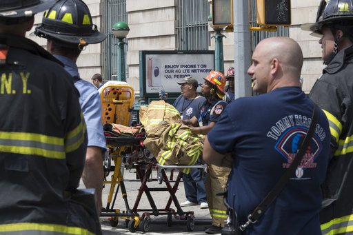 Ν. Υόρκη: Χάος στο μετρό έπειτα από εκτροχιασμό -34 τραυματίες, εκατοντάδες εγκλωβίστηκαν [εικόνες] | iefimerida.gr 1