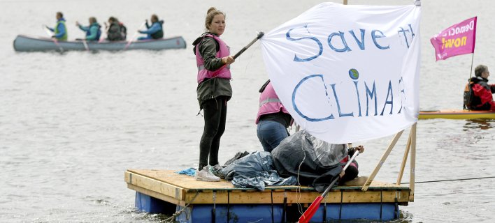 Εντυπωσιακό! 10.000 Γερμανοί διαμαρτύρονται για τη διεξαγωγή της G20 -Σε στεριά και θάλασσα [εικόνες]  | iefimerida.gr 4