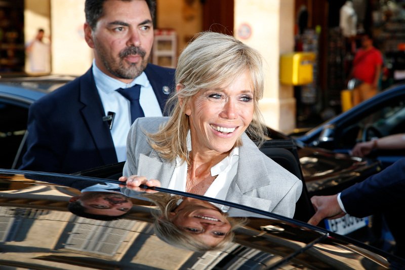 Με ανδρόγυνο λουκ στο σόου του Dior η Μπριζίτ Μακρόν -Σικ και εντυπωσιακή [εικόνες] | iefimerida.gr 1