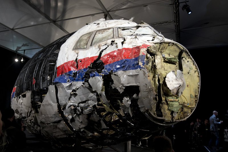 Πτήση MH-17: Η Ρωσία υποστηρίζει ότι ουκρανικοί πύραυλοι κατέρριψαν το Boeing  | iefimerida.gr 1