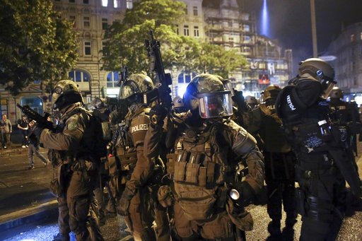 G20: Νύχτα βίας στο Αμβούργο -Τραυματισμοί και συλλήψεις [εικόνες] | iefimerida.gr 1