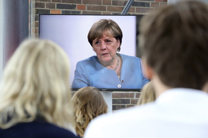 Η νεολαία της Γερμανίας ψηφίζει Μέρκελ -Τους αρέσει ο ρεαλισμός της  | iefimerida.gr 0