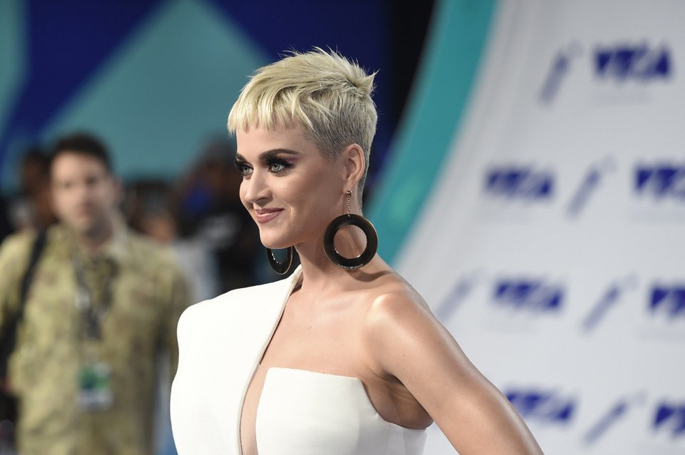 Το ονειρικό εξοχικό σπίτι, με τα ρωμαϊκά λουτρά, της Κέιτι Πέρι -Το πουλάει για 9,5 εκατ. ευρώ [εικόνες] | iefimerida.gr 0