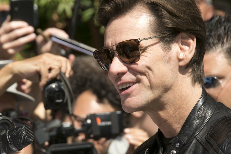 Το αιχμηρό (και λίγο προκλητικό) σκίτσο του Τζιμ Κάρεϊ για τον Τραμπ [εικόνες] | iefimerida.gr 0