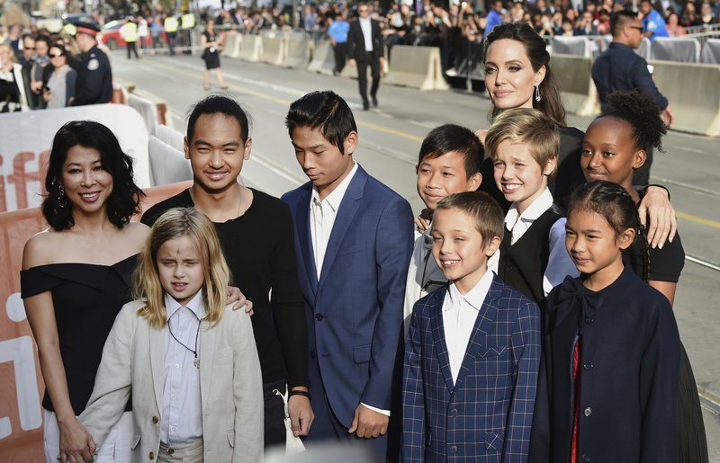 Διαζύγιο Brangelina -Νίκη Μπραντ Πιτ για τα παιδιά | iefimerida.gr 0