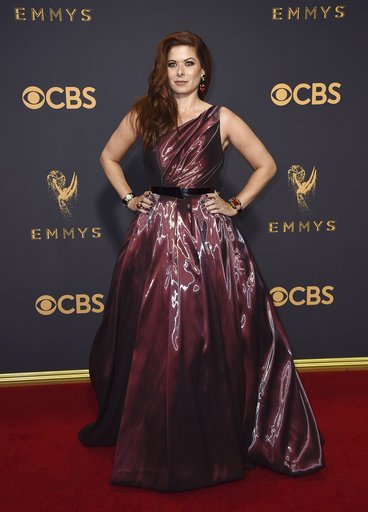 Οι κακοντυμένες των βραβείων Emmy -Εμφανίσεις ηθοποιών αποθέωση του κιτς [εικόνες] | iefimerida.gr 5