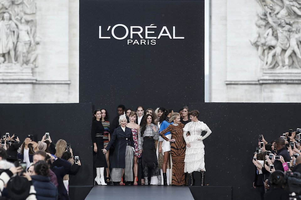 Η πασαρέλα της 79χρονης Τζέιν Φόντα έκλεψε την παράσταση στην Εβδομάδα Μόδας στο Παρίσι [εικόνες]  | iefimerida.gr 3