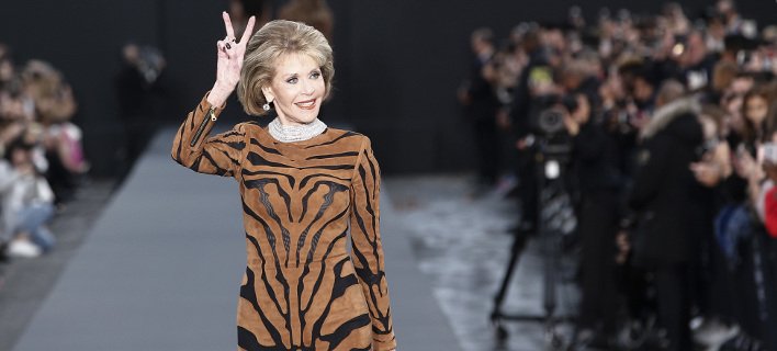 Η πασαρέλα της 79χρονης Τζέιν Φόντα έκλεψε την παράσταση στην Εβδομάδα Μόδας στο Παρίσι [εικόνες]  | iefimerida.gr 2