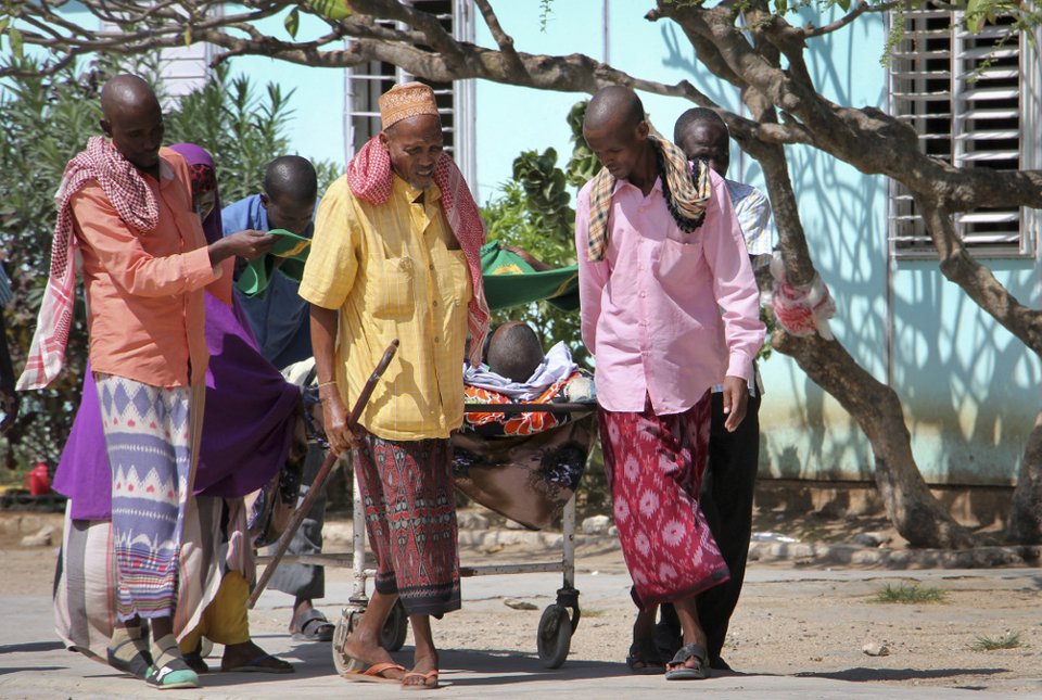 Τους 300 έφτασαν οι νεκροί από τη βομβιστική επίθεση στη Σομαλία [εικόνες] | iefimerida.gr 0