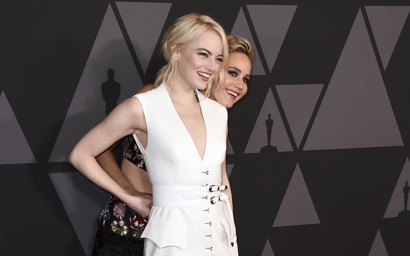 Πού βάζουν τα Οσκαρ οι σταρ -Σε ράφια, τουαλέτα, στο σπίτι της μαμάς [εικόνες] | iefimerida.gr 1