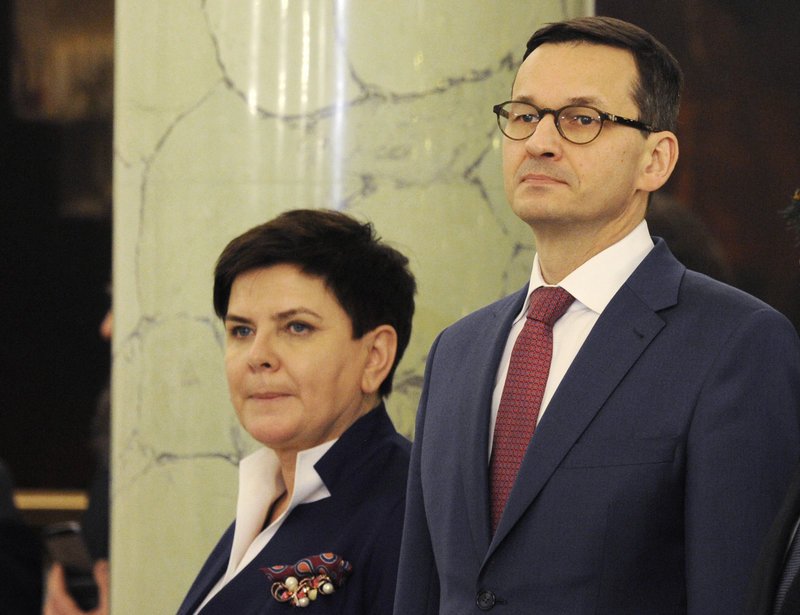 Πολωνία: Ορκίστηκε νέος πρωθυπουργός ο υπουργός Οικονομικών Ματέους Μοραβιέτσκι [εικόνες] | iefimerida.gr 2