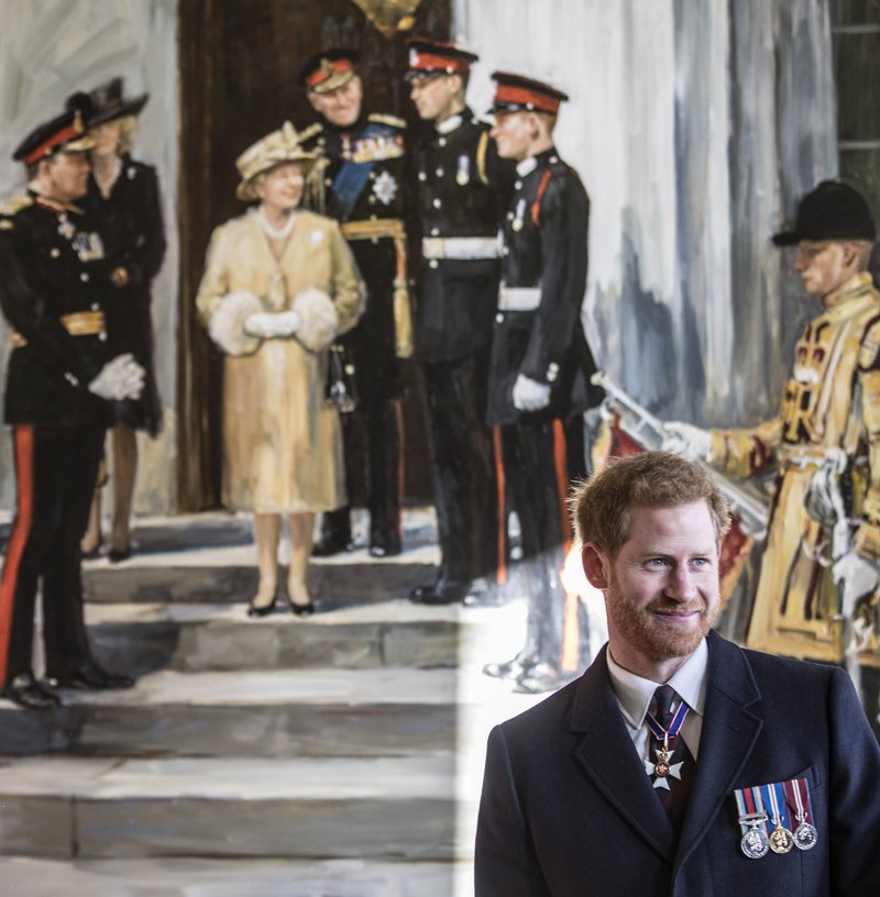 Το εντελώς αναπάντεχο δώρο που έκανε η Μέγκαν Μαρκλ στη βασίλισσα Ελισάβετ (και κατέληξε στα σκυλιά) [εικόνες] | iefimerida.gr 3