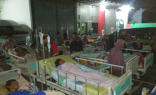 Ινδονησία: Δύο νεκροί κι επτά τραυματίες από τον σεισμό των 6,5 βαθμών στην Ιάβα [εικόνες] | iefimerida.gr 1