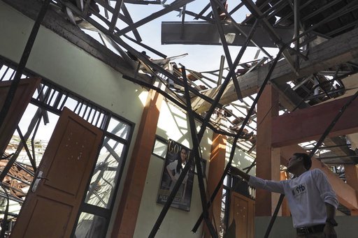 Ινδονησία: Δύο νεκροί κι επτά τραυματίες από τον σεισμό των 6,5 βαθμών στην Ιάβα [εικόνες] | iefimerida.gr 2