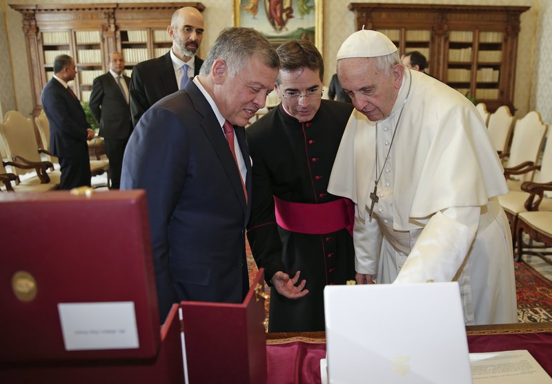 Πάπας Φραγκίσκος και βασιλιάς της Ιορδανίας συζήτησαν τις εξελίξεις στην Ιερουσαλήμ [εικόνες] | iefimerida.gr 1