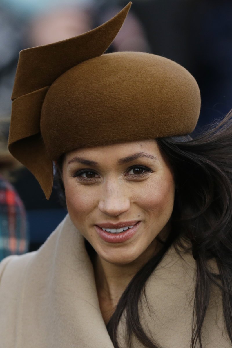 Μέγκαν Μαρκλ και Κέιτ Μίντλετον μαζί στη χριστουγεννιάτικη λειτουργία [εικόνες] | iefimerida.gr 4