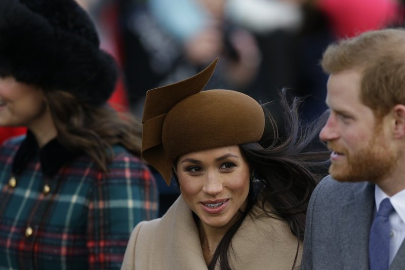 Μέγκαν Μαρκλ και Κέιτ Μίντλετον μαζί στη χριστουγεννιάτικη λειτουργία [εικόνες] | iefimerida.gr 1