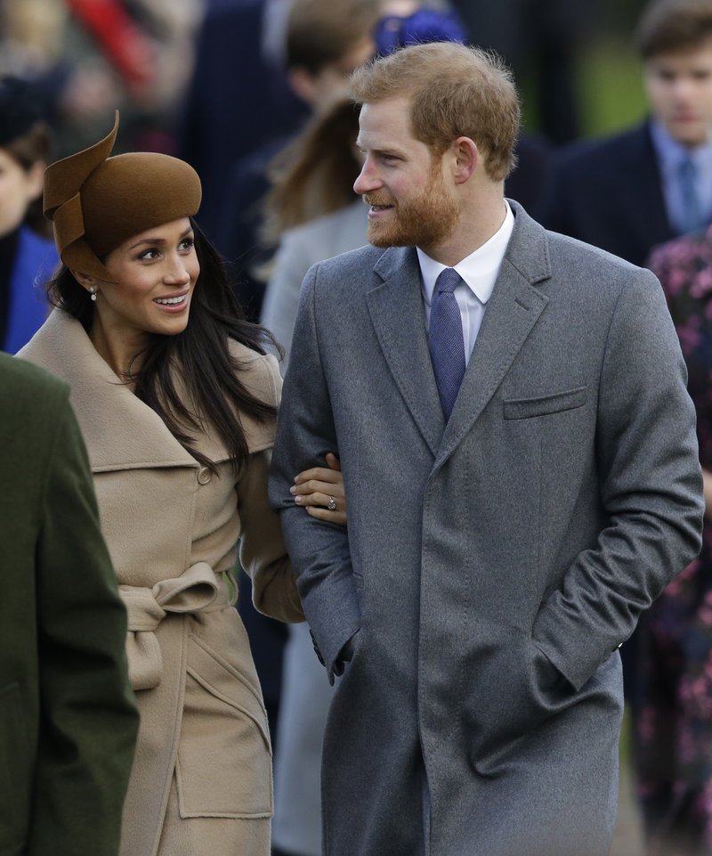 Μέγκαν Μαρκλ και Κέιτ Μίντλετον μαζί στη χριστουγεννιάτικη λειτουργία [εικόνες] | iefimerida.gr 6