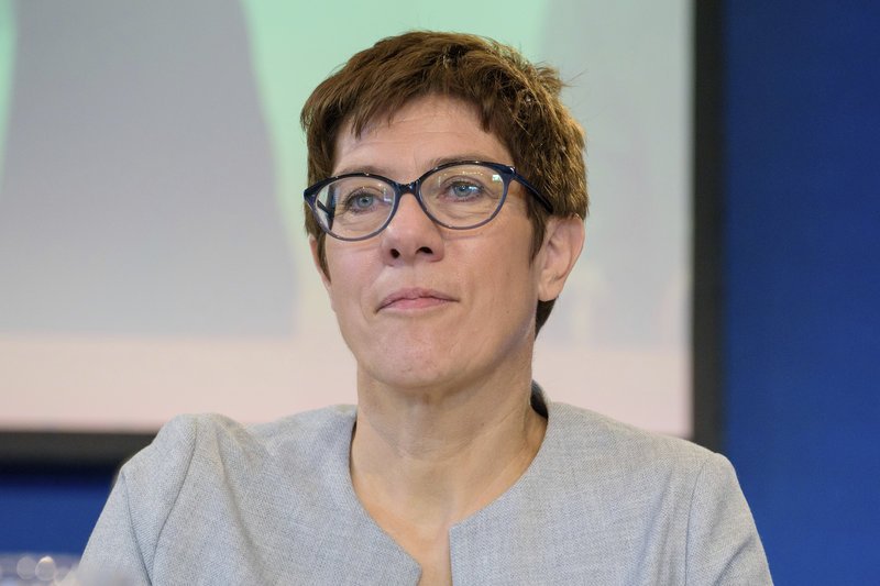 Αυτή είναι η διάδοχος της Μέρκελ στο CDU -Πρωθυπουργός στο Ζάαρ | iefimerida.gr 3