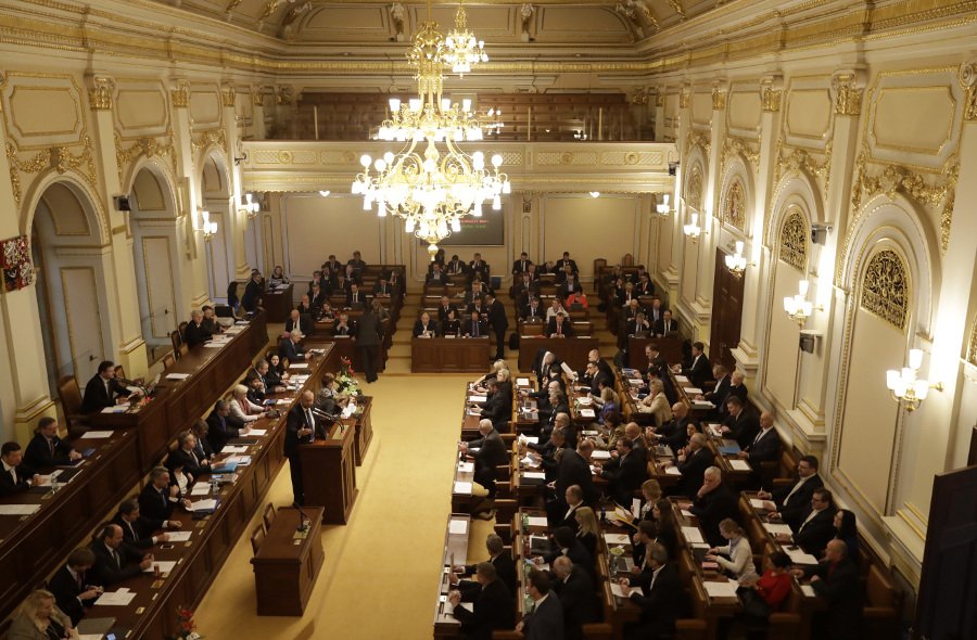 Εξελίξεις: Παραιτήθηκε η κυβέρνηση της Τσεχίας -Δεν έλαβε ψήφο εμπιστοσύνης | iefimerida.gr 0