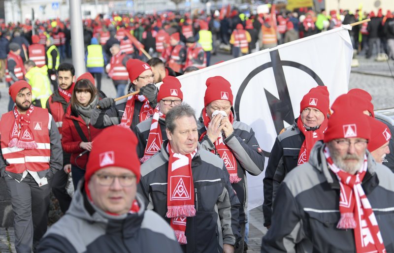 Στη Γερμανία οι εργαζόμενοι θα δουλεύουν 6ωρο | iefimerida.gr 1