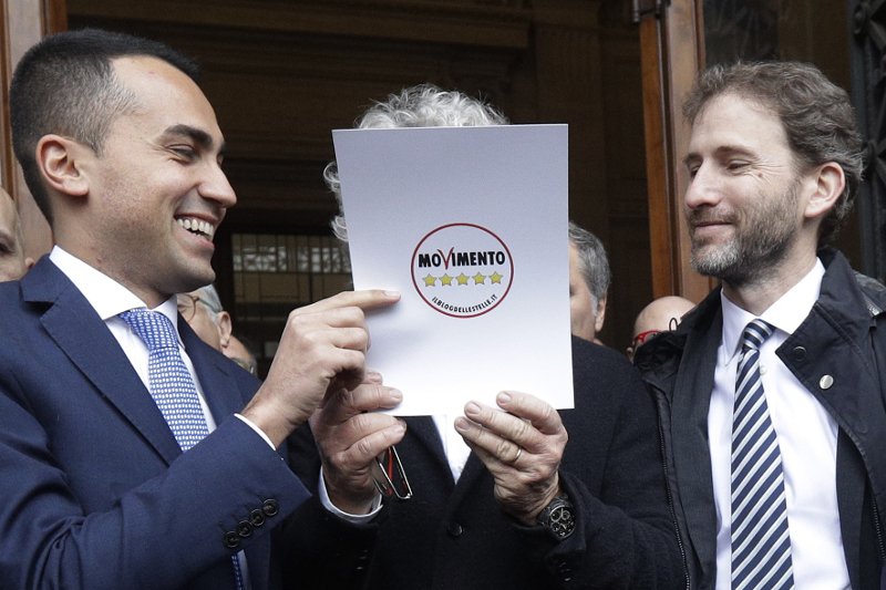 «Mύρισαν» εκλογές στην Ιταλία -Ο Μπέπε Γκρίλο παρουσίασε το νέο του σύμβολο [εικόνα] | iefimerida.gr 0