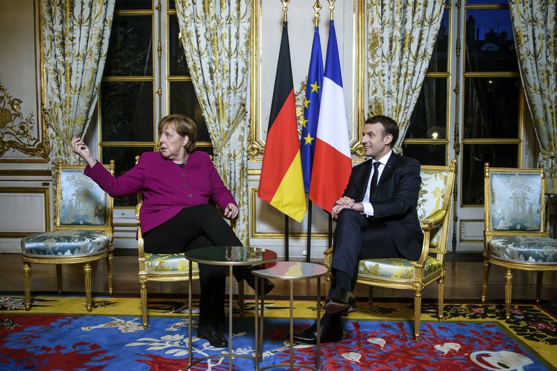 Στήριξη Μακρόν σε Μέρκελ -Λίγες ώρες πριν από το συνέδριο του SPD [εικόνες] | iefimerida.gr 0