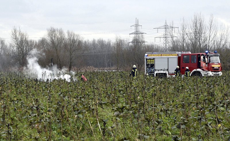 Γερμανία: Συγκρούστηκε αεροπλάνο με ελικόπτερο στον αέρα -4 νεκροί [εικόνες & βίντεο] | iefimerida.gr 6