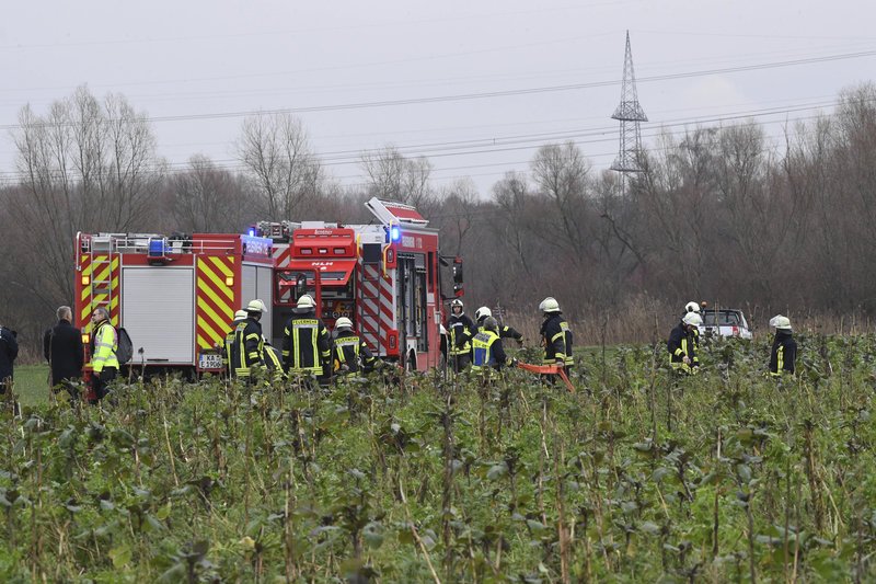 Γερμανία: Συγκρούστηκε αεροπλάνο με ελικόπτερο στον αέρα -4 νεκροί [εικόνες & βίντεο] | iefimerida.gr 3
