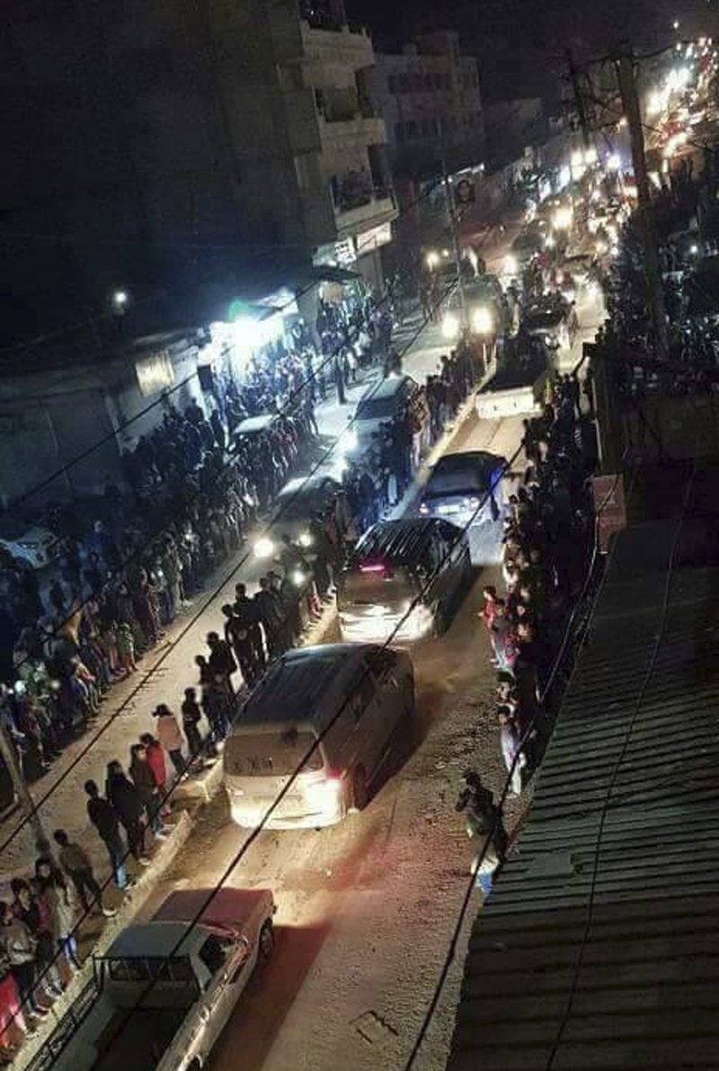 Συρία: Εκατοντάδες Κούρδοι κατέκλυσαν την Αφρίν -Κατά των τουρκικών επιχειρήσεων [εικόνες] | iefimerida.gr 3