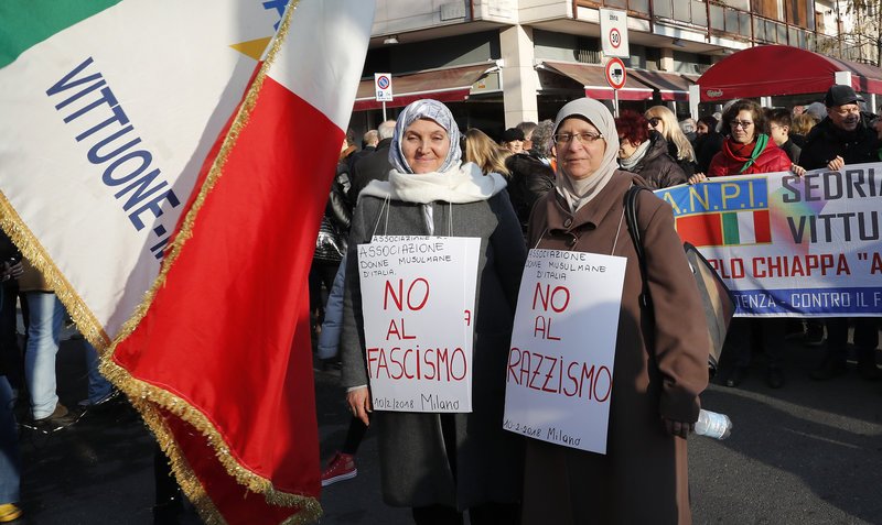 30.000 άτομα σε αντιρατσιστική πορεία στη Ματσεράτα [εικόνες] | iefimerida.gr 2