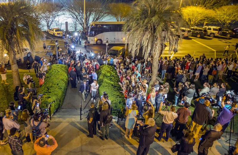 Φλόριντα: Μαθητές-επιζώντες από το μακελειό διαδήλωσαν κατά της οπλοκατοχής [εικόνες] | iefimerida.gr 5