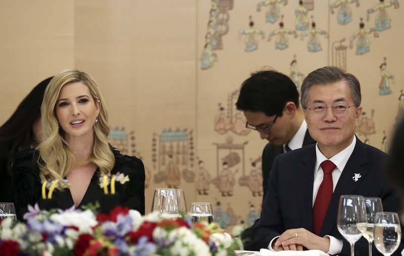 Στη Νότια Κορέα η Ιβάνκα Τραμπ -Συναντήθηκε με τον πρόεδρο της χώρας [εικόνες] | iefimerida.gr 0