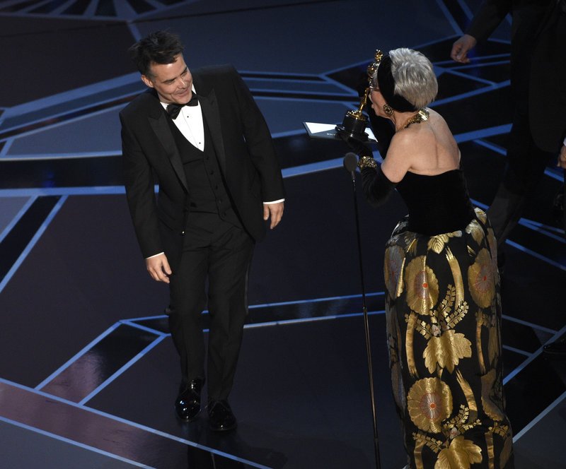 Οσκαρ 2018: Σταρ πήγε στα Οσκαρ με το ίδιο φόρεμα που είχε βάλει 56 χρόνια πριν [εικόνες] | iefimerida.gr 3