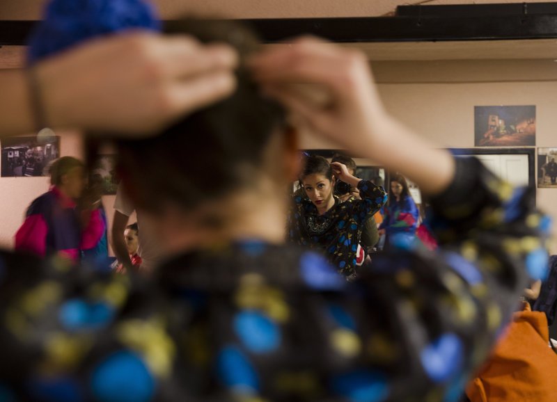 Εκαναν μιούζικαλ το βίο του Μιλόσεβιτς -Μέχρι και τη δίκη του στη Χάγη [εικόνες & βίντεο] | iefimerida.gr 5