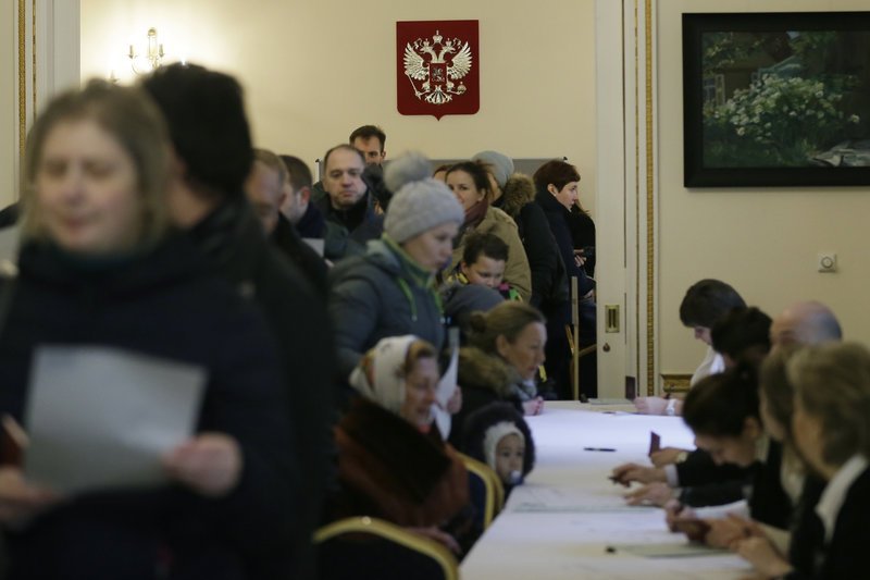 Ρωσικές εκλογές: Νοθεία, διπλοψηφίες, πούλμαν -Απίστευτες σκηνές στα εκλογικά κέντρα [βίντεο-ντοκουμέντα] | iefimerida.gr 0