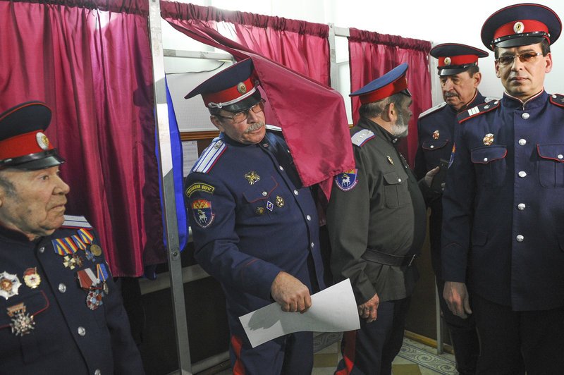 Ρωσικές εκλογές: Νοθεία, διπλοψηφίες, πούλμαν -Απίστευτες σκηνές στα εκλογικά κέντρα [βίντεο-ντοκουμέντα] | iefimerida.gr 1