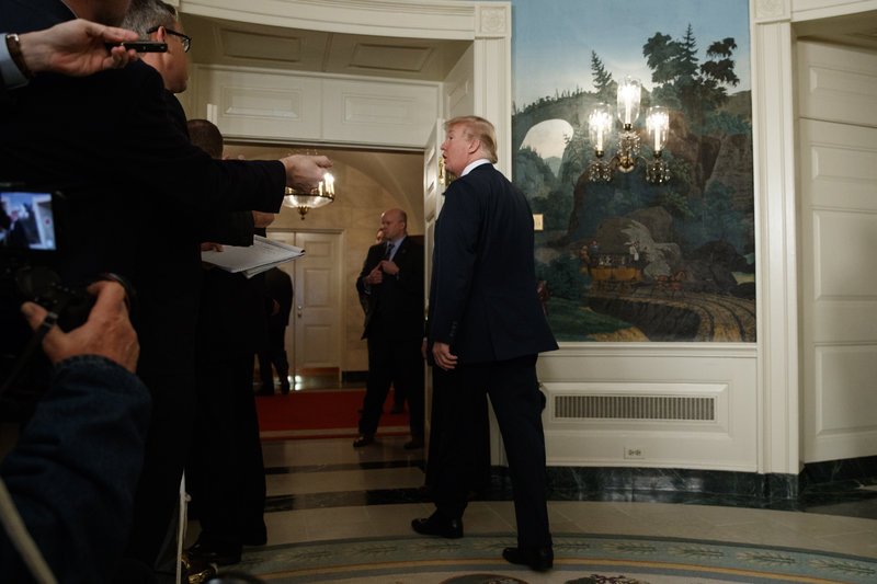 Ο Τραμπ υπέγραψε δασμούς ύψους 60 δισ. ευρώ στα κινεζικά προϊόντα [εικόνες] | iefimerida.gr 4