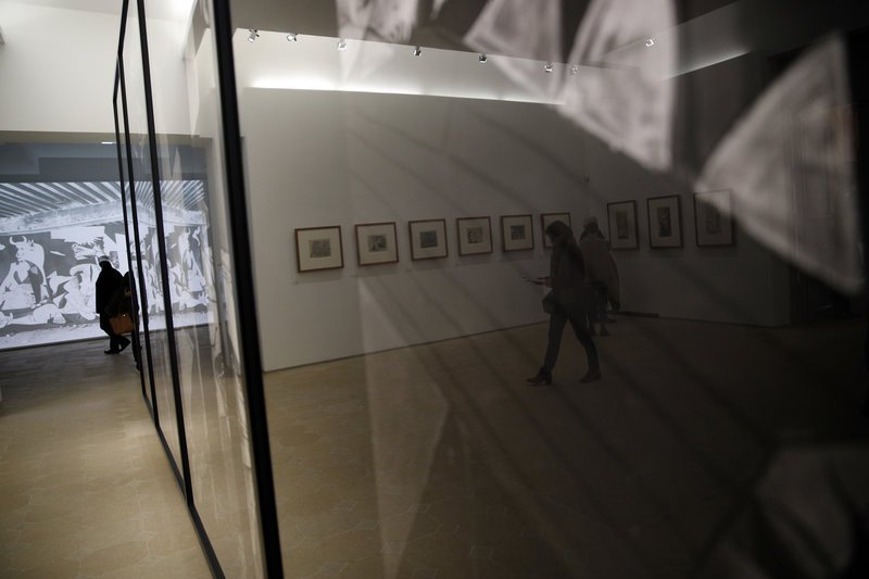 Γκερνίκα: Οταν η μούσα του Πικάσο φωτογράφιζε τα στάδια δημιουργίας του κορυφαίου έργου [εικόνες] | iefimerida.gr 3