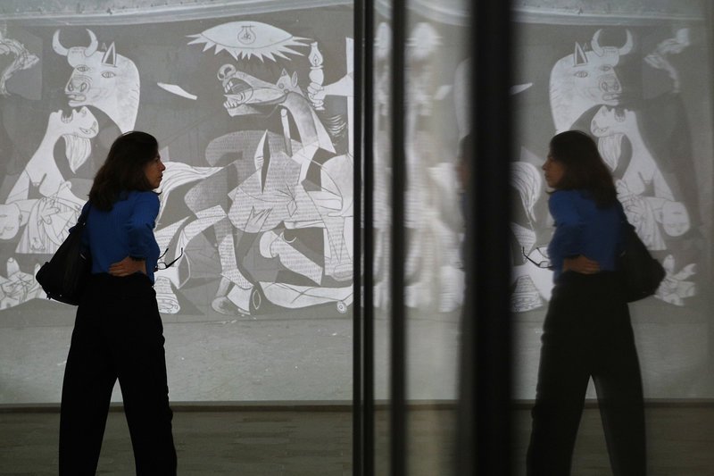 Γκερνίκα: Οταν η μούσα του Πικάσο φωτογράφιζε τα στάδια δημιουργίας του κορυφαίου έργου [εικόνες] | iefimerida.gr 5