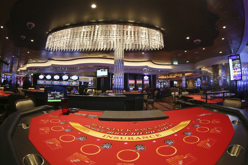 Σάλπαρε για τη Μεσόγειο η «πλωτή πόλη» -Το μεγαλύτερο κρουαζιερόπλοιο του κόσμου [εικόνες & βίντεο]  | iefimerida.gr 9