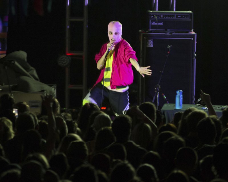 «Ξαναχτύπησαν» οι Pussy Riot: Τραγούδησαν κατά του Τραμπ στις ΗΠΑ [εικόνες]  | iefimerida.gr 0