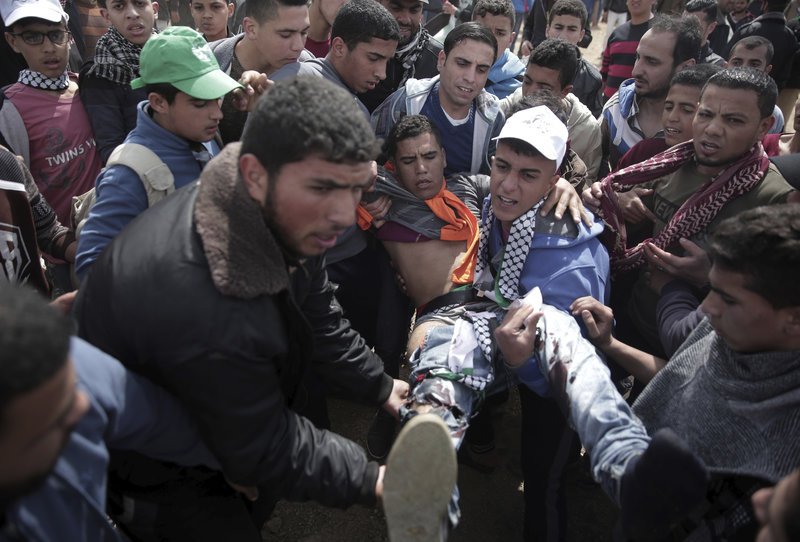 Βίαιες συγκρούσεις στη Λωρίδα της Γάζας - Τρεις Παλαιστίνιοι νεκροί από ισραηλινά πυρά [εικόνες] | iefimerida.gr 1